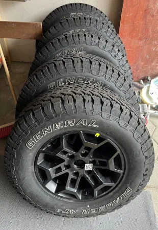 Ford Ranger 5 Kompletträder neuwertig ca. 1.000km gefahren