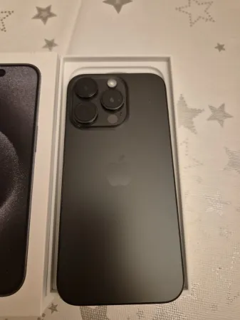 Apple iPhone 15 Pro 128GB schwarz in OVP guter Zustand