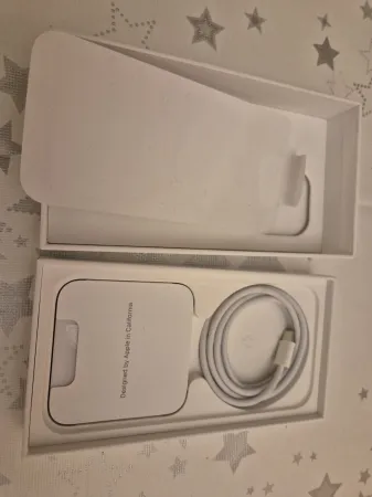 Apple iPhone 15 Pro 128GB schwarz in OVP guter Zustand