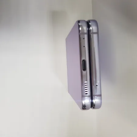 Samsung Galaxy Z Flip4 /256 GB (Desbloqueado) Lavanda funcionamiento normal