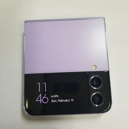 Samsung Galaxy Z Flip4 /256 GB (Desbloqueado) Lavanda funcionamiento normal