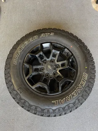 Ford Ranger 5 Kompletträder neuwertig ca. 1.000km gefahren