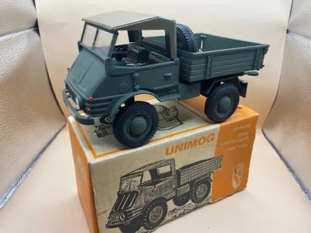Alter Mercedes Benz Unimog U 421 MS Prototyp Messemodell Armee Heer Bundeswehr