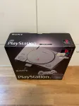 Sony PlayStation 1 Spielekonsole (SCPH-1002 - PAL) in NEU & OVP Sammler!